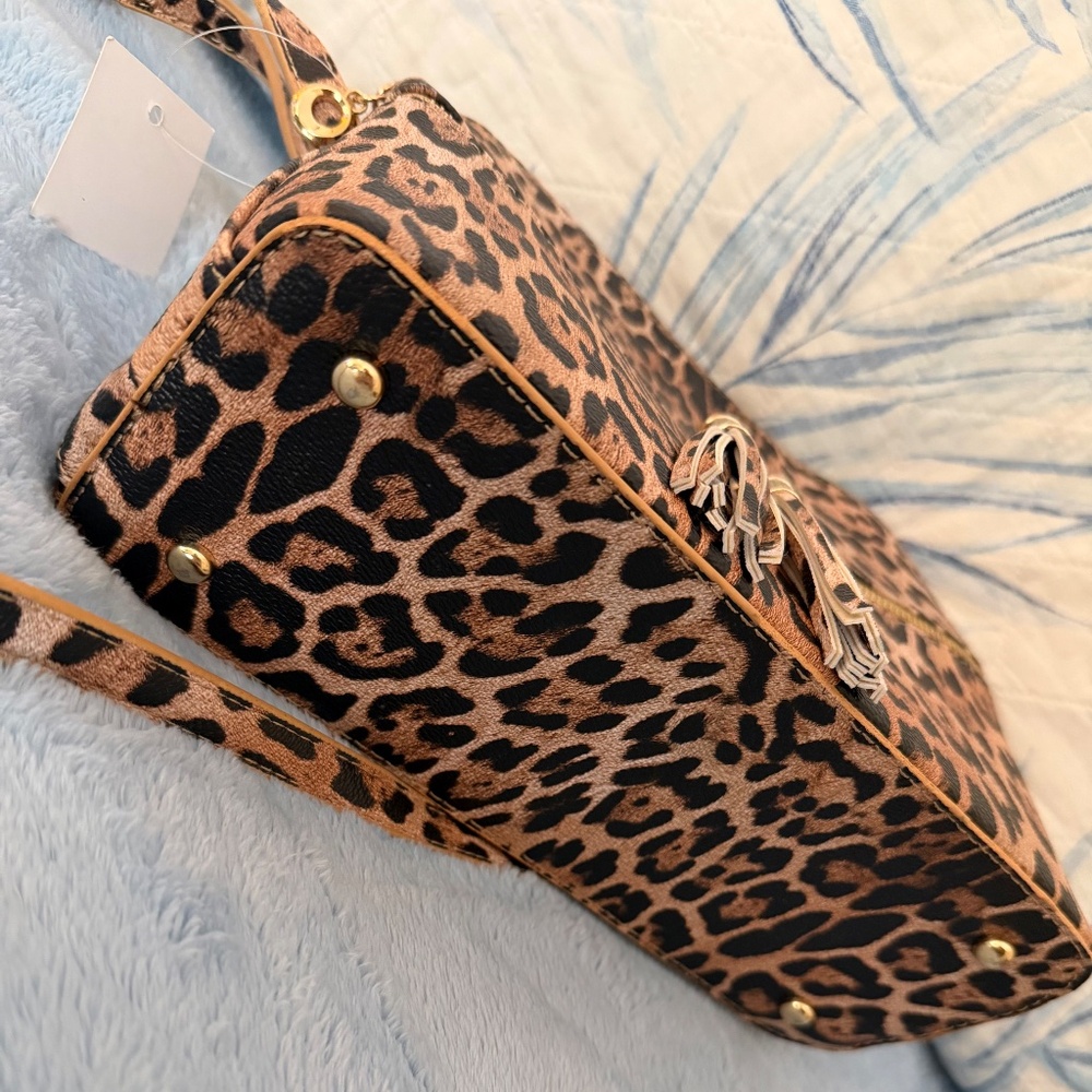 LEOPARD Print BAG⭐️❤️NWT faux leather/SHOULDER/CROSSBODY HANDBAG LIGHTWEIGHT - Picture 7 of 13